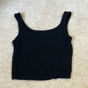 black cropped tank